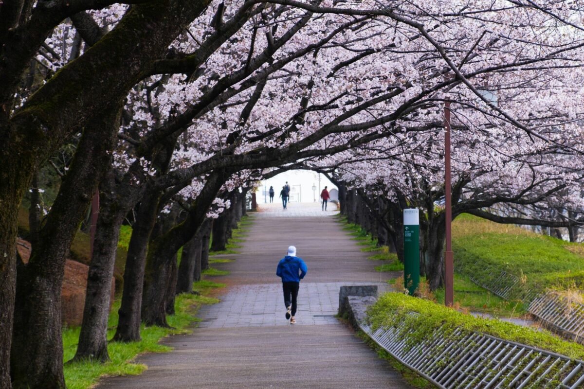 Thinking Like a Lifelong Runner: The Mindset That Keeps You Running for Years